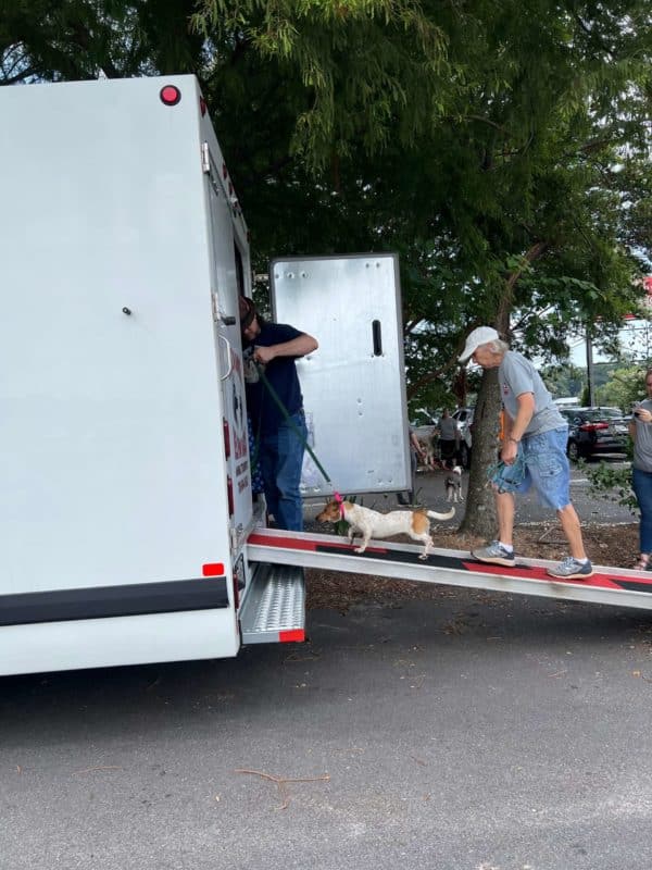 Community-Based Care Through Pet Care Mobile